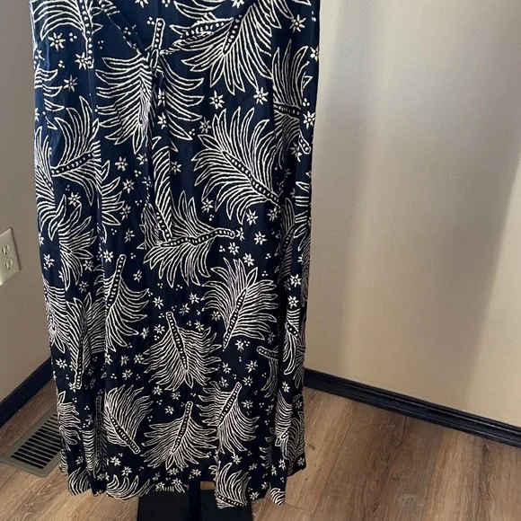 Bella Canvas Midnight Blue and Cream Patterned Maxi‎ Dress - Picture 6 of 6